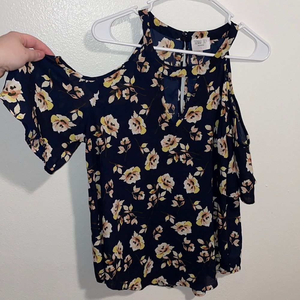 Open shoulder cute floral dress top size large